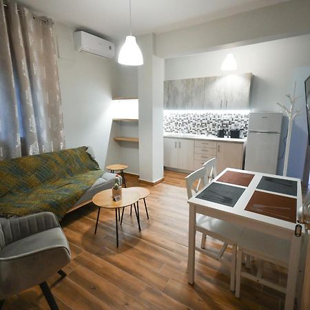 Savas Apartment Alexandroupoli Bagian luar foto